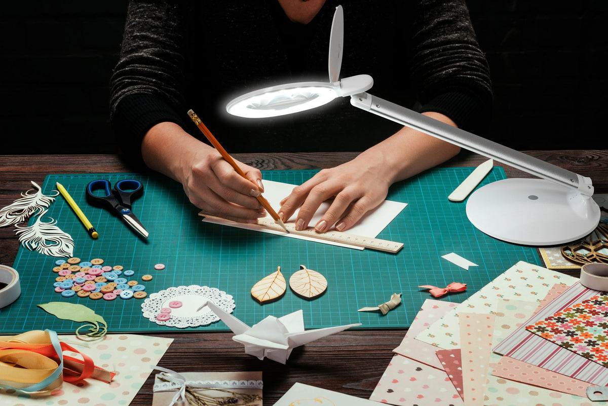 Daylight Halo Go Rechargeable Magnifier