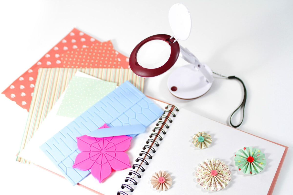 Daylight Yoyo Magnifier Table Lamp