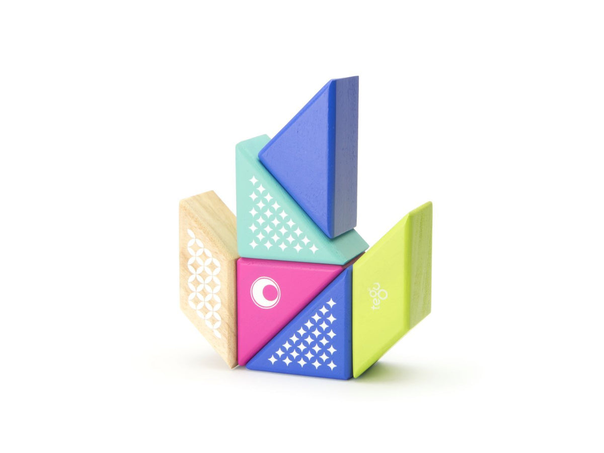 Tegu Magnetic Wooden Blocks - Travel Pals - Hummingbird
