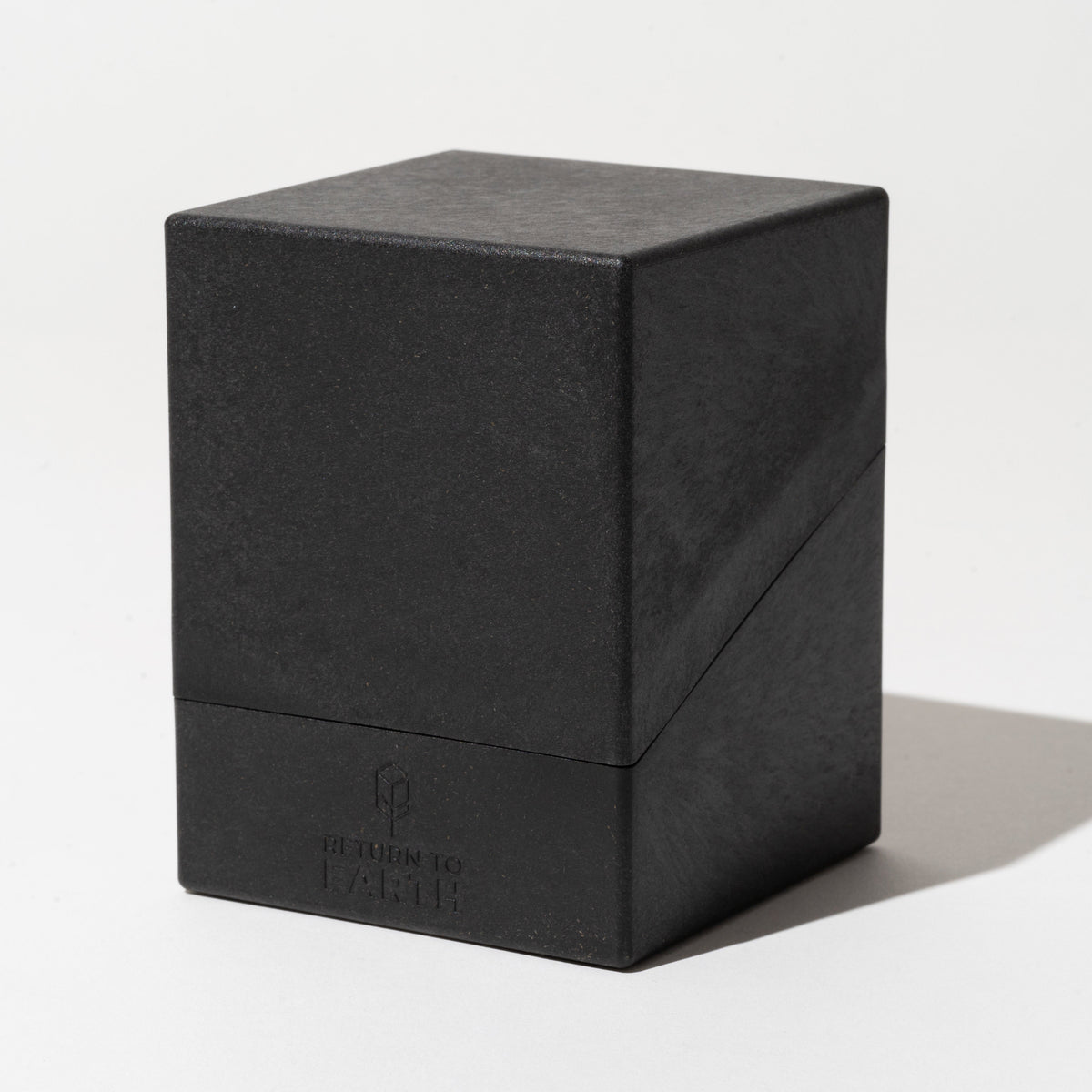 Ultimate Guard Boulder 100+ Return to Earth Deck Box - Black