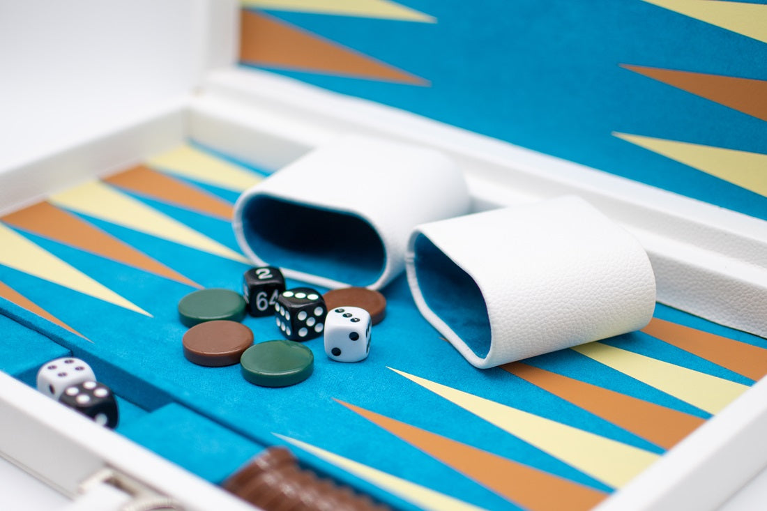Backgammon - White Leather Attache Case Set [LPG Classics]
