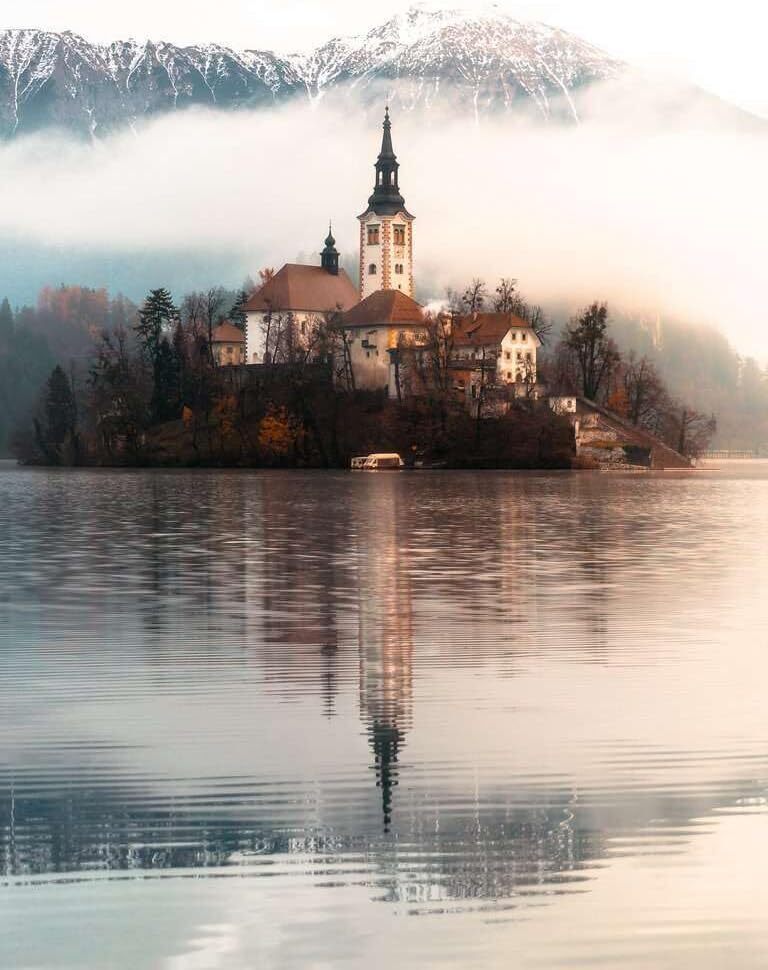 The Island of Wishes Bled, Slovenia 1500pc [Ravensburger Puzzle]