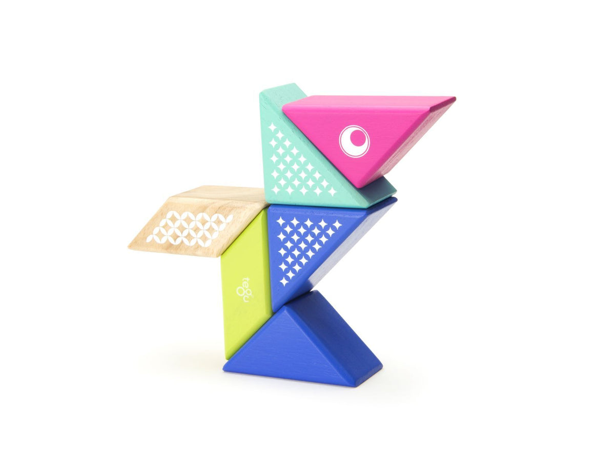 Tegu Magnetic Wooden Blocks - Travel Pals - Hummingbird