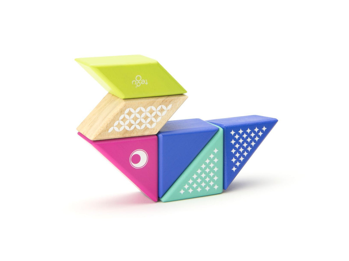 Tegu Magnetic Wooden Blocks - Travel Pals - Hummingbird